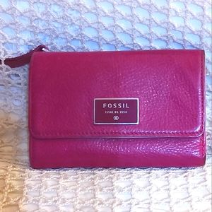 Fossil pink leather wallet